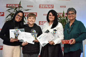 Foto - Premiação - Olimpíada Literária e Olimpíada de Matemática