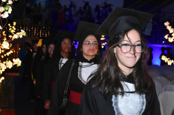 Foto - Formatura de encerramento dos 9º anos do ensino fundamental II e EMEJA dia 13 de dezembro de 2024
