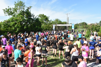 Foto - Secretaria de Educação promoveu 6ª Corrida e Caminhada Educação Solidária