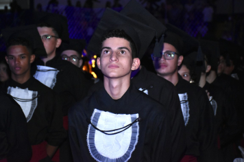 Foto - Formatura de encerramento dos 9º anos do ensino fundamental II e EMEJA dia 13 de dezembro de 2024