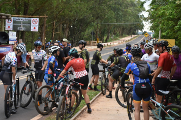 Foto - Prefeitura entrega primeira ciclovia rural as margens da Avenida Odilon Cassetari, que liga a Rodovia Gastão Dal Farra.