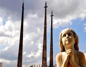 Confira o horário de funcionamento dos cemitérios no Dia de Finados