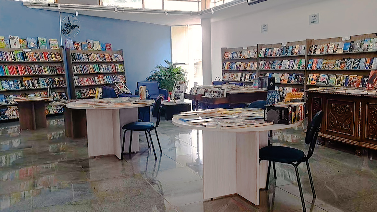 Biblioteca Municipal está com três novos livros de autores de Botucatu