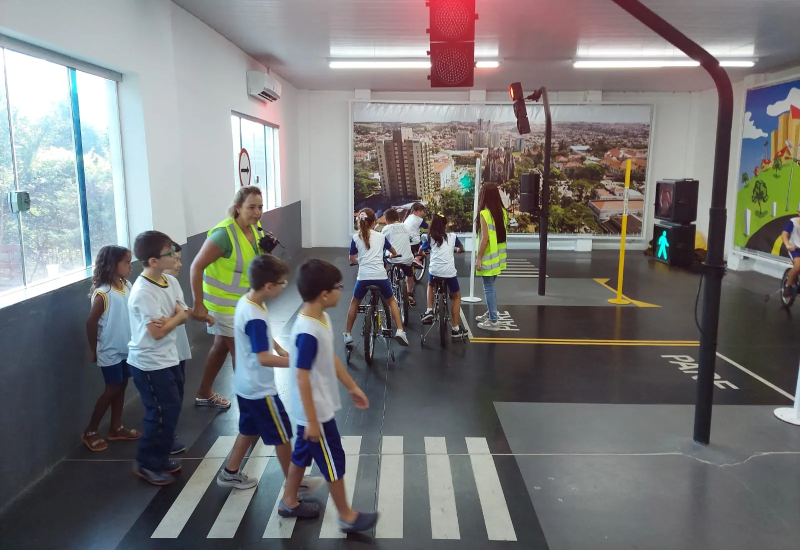 Semutran encerra 2025 com mais de 10 mil alunos atendidos na Escola Pública de Trânsito