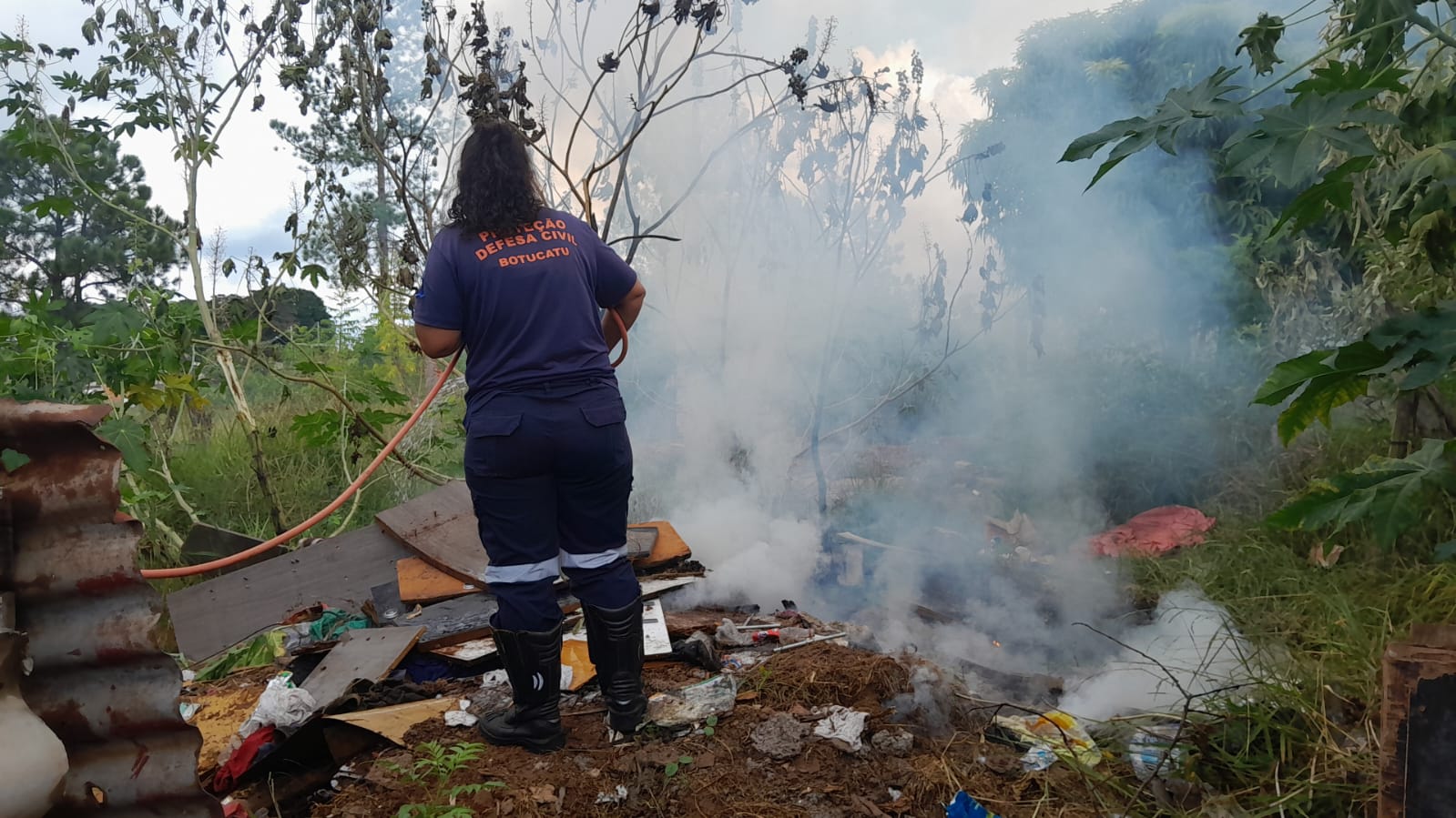 Defesa Civil interrompe queima irregular de lixo na última sexta-feira, 4