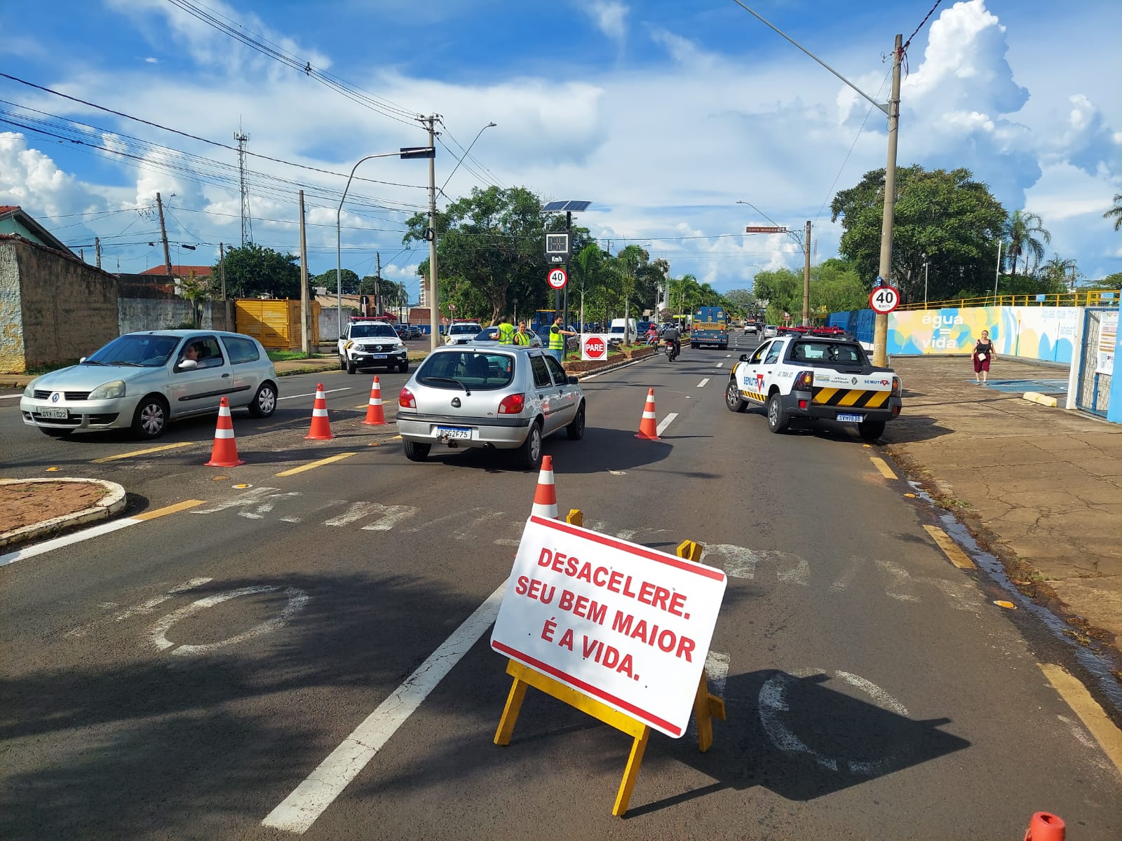 Semutran realiza bloqueio educativo de trânsito de volta às aulas