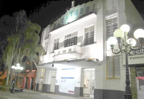 Marcelo Tas realiza palestra gratuita no Teatro Municipal de Botucatu