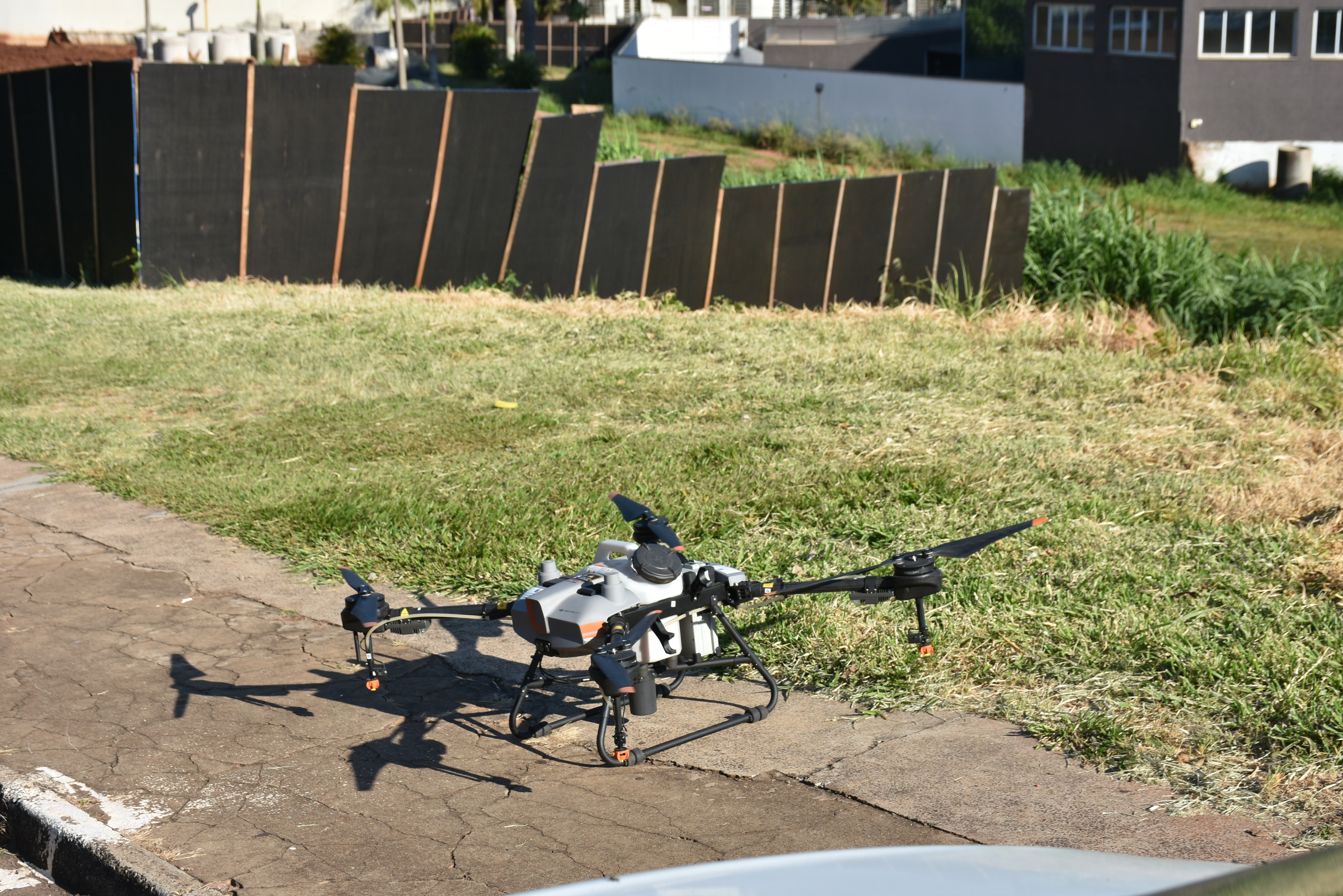 Drone pulverizador é mais uma estratégia no combate a Dengue